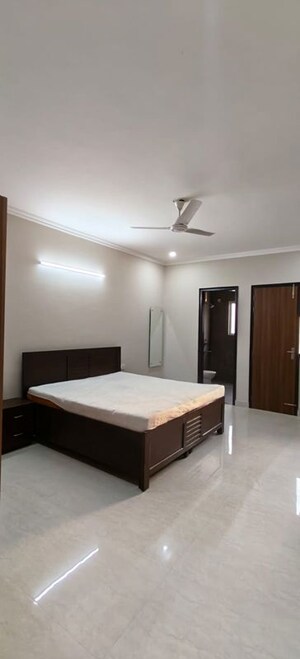 1 RK Builder Floor For Rent in Sector 31