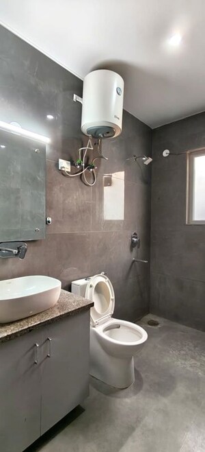 Bathroom in 1 RK Builder Floor at Sector 31 – for Rent