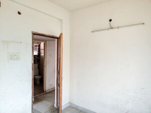 Room in  Apartment at Kolkatta Gpo – for Sale
