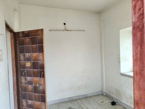Room in  Apartment at Kolkatta Gpo – for Sale