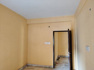 Room in  Apartment at Kolkatta Gpo – for Sale