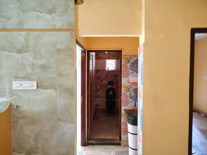 Room in  Apartment at Kolkatta Gpo – for Sale