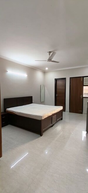 1 RK Builder Floor For Rent in Sector 31