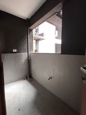 Room in 3.5 BHK Apartment at Shubh Nirvana, Viman Nagar – for Rent