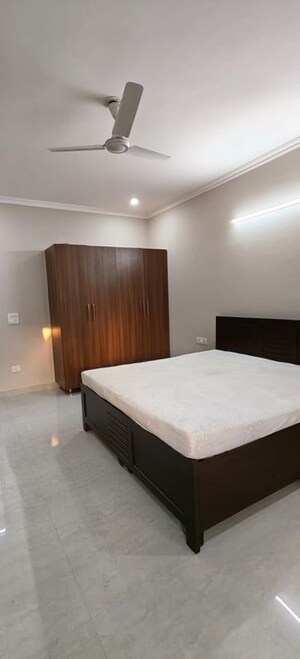 1 RK Builder Floor For Rent in Sector 31