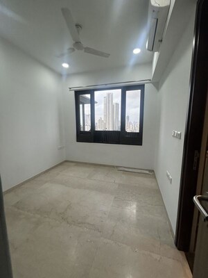Room in 2 BHK Apartment at Lodha The Park, Worli – for Sale