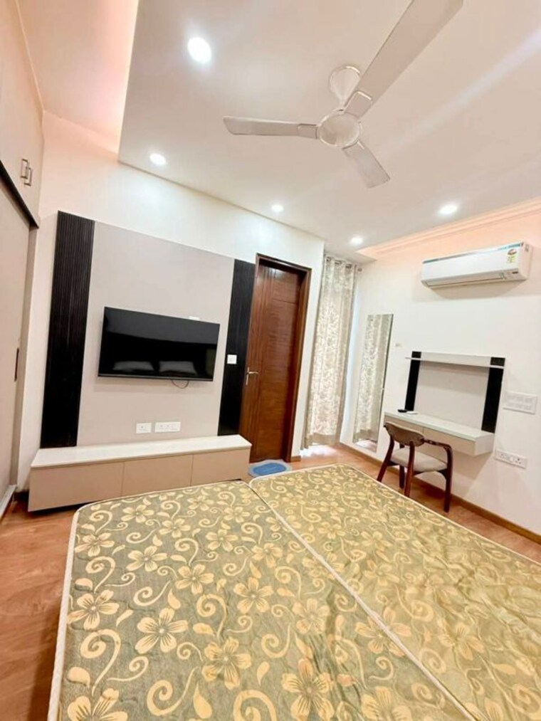 Bedroom, sector 31 1 RK 250 Sq.Ft. Builder Floor In Sector 31 Gurgaon 10573649