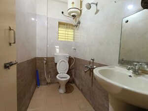Bathroom in 1 BHK Builder Floor at Hsr Layout Sector 2 – for Rent