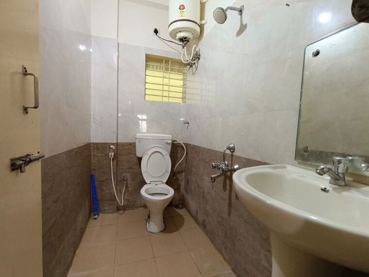 Bathroom, hsr layout sector 2 1 Bedroom 500 Sq.Ft. Builder Floor In Hsr Layout Sector 2 Bangalore 10573705