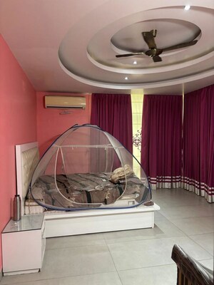 Bathroom in 3 BHK Independent House at Sector 62 – for Rent