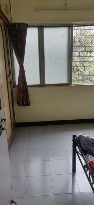 Room in 1 BHK Apartment at Tingre Nagar – for Rent