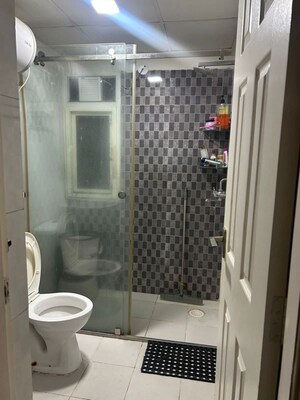 Bathroom in 1 BHK Builder Floor at Rajendra Nagar Sector 2 – for Sale