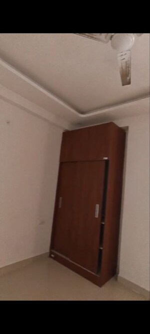 Furnished Amenities in 2 BHK Apartment at Sector 73 – for Rent
