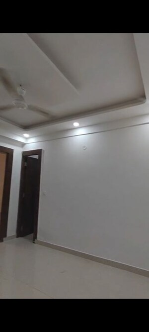 Room in 2 BHK Apartment at Sector 73 – for Rent