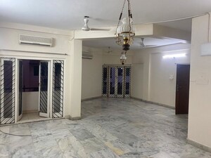 Room in 3 BHK Apartment at Banjara Petals, Banjara Hills – for Sale