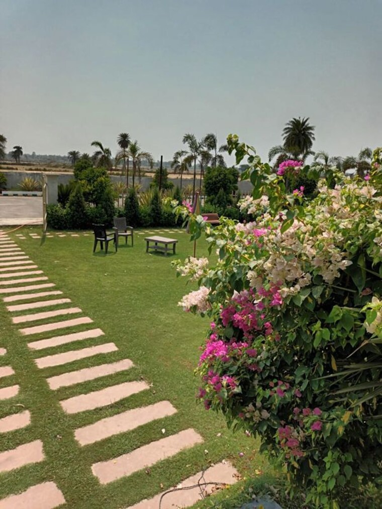 Garden, swaraaj-the-villagio  7500 Sq.Ft. Plot In Mohanlalganj Lucknow 10573920