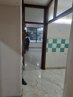 Room in 3 BHK Builder Floor at Chittaranjan Park – for Rent