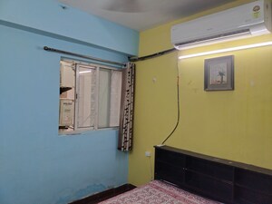 Room in 2 BHK Apartment at Paras Tierea, Sector 137 – for Rent