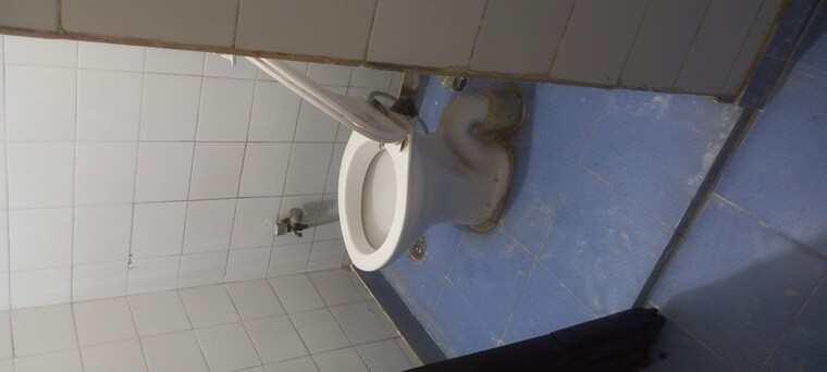 Bathroom, ip extension 2 Bedroom 900 Sq.Ft. Apartment In Ip Extension Delhi 10572611