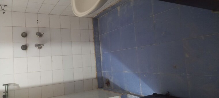 Bathroom, ip extension 2 Bedroom 900 Sq.Ft. Apartment In Ip Extension Delhi 10572611
