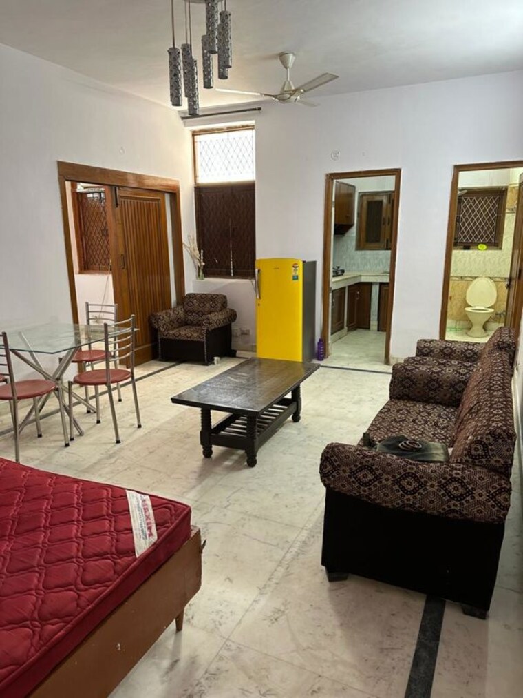 Living Room, kalkaji 1 Bedroom 800 Sq.Ft. Builder Floor In Kalkaji Delhi 10573972