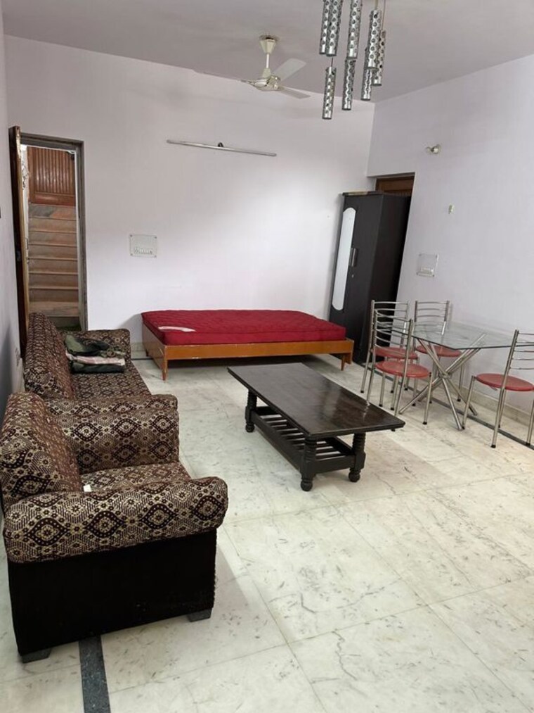 Living Room, kalkaji 1 Bedroom 800 Sq.Ft. Builder Floor In Kalkaji Delhi 10573972