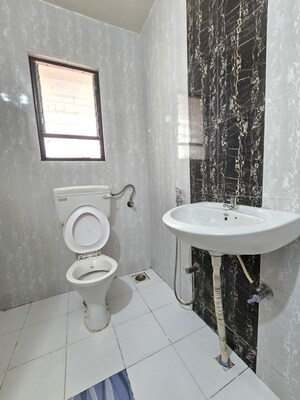 Bathroom in 6+ BHK Builder Floor at Bhapkar Heights, Chandan Nagar – for Sale