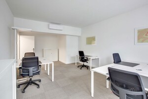  Office Space For Rent in Kaimanom