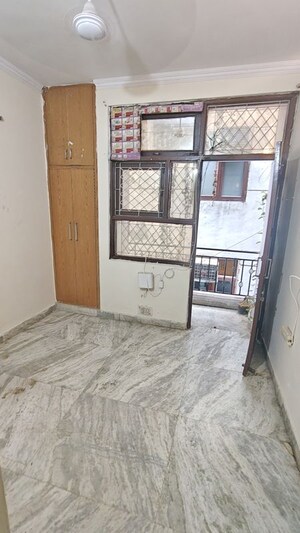 Room in 2 BHK Builder Floor at Malviya Nagar – for Rent