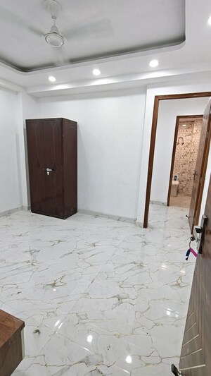 Room in 1 BHK Builder Floor at Malviya Nagar – for Rent