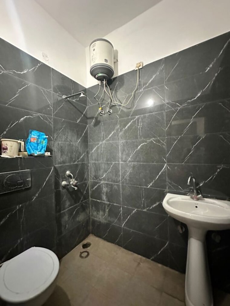Team Area, sunny enclave 2 Bedroom 200 Sq.Yd. Builder Floor In Sunny Enclave Mohali 10574007