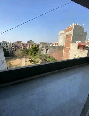 Swimming Pool in 2 BHK Builder Floor at Chattarpur – for Rent