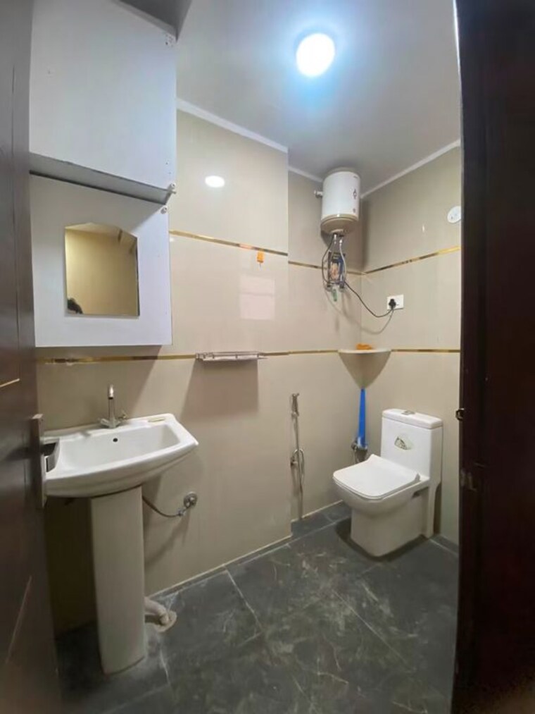 Team Area, chattarpur 3 Bedroom 1300 Sq.Ft. Apartment In Chattarpur Delhi 10574021