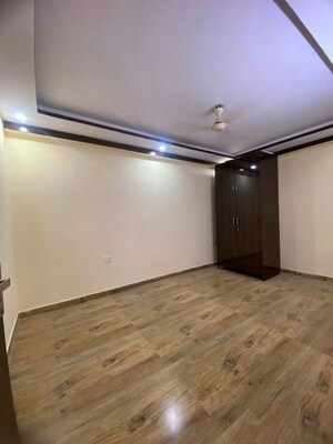 Room in 3 BHK Apartment at Chattarpur – for Rent