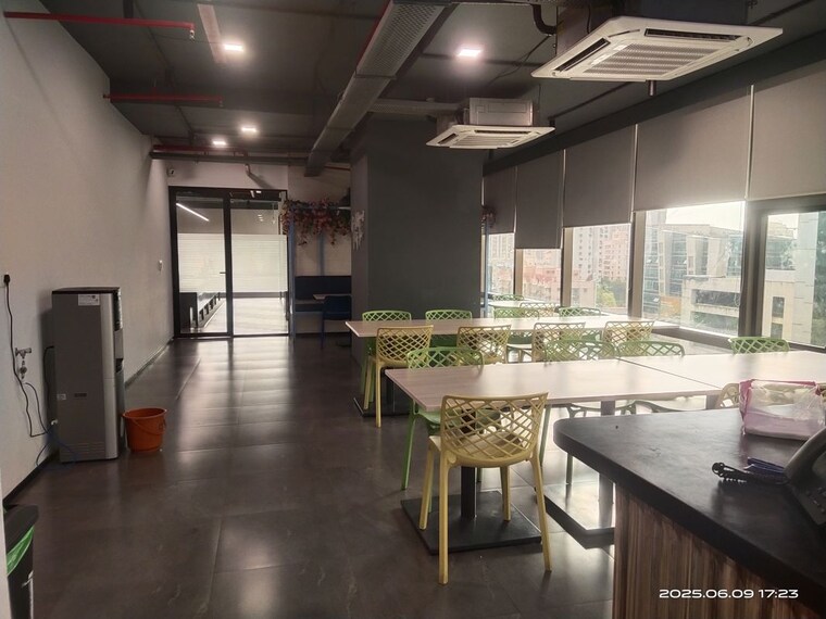 Kitchen, lotus-nilkamal-business-park Commercial Office Space 7500 Sq.Ft. In Andheri West Mumbai 10574024
