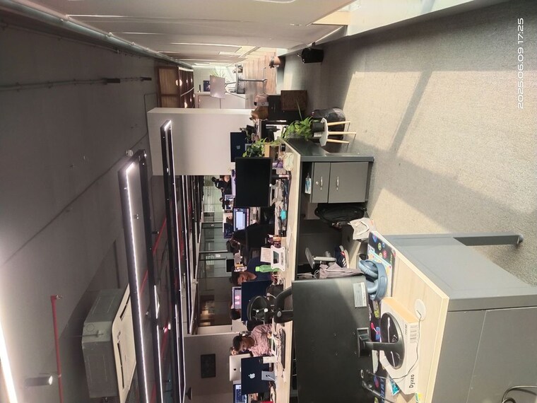 Team Area, lotus-nilkamal-business-park Commercial Office Space 7500 Sq.Ft. In Andheri West Mumbai 10574024