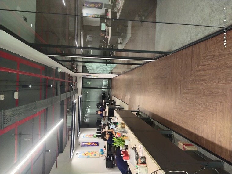 Balcony, lotus-nilkamal-business-park Commercial Office Space 7500 Sq.Ft. In Andheri West Mumbai 10574024