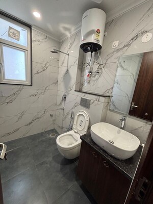 Bathroom in 1 BHK Builder Floor at Sector 38 – for Rent