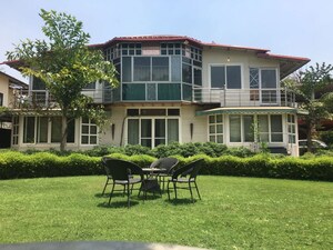 6+ BHK Villa For Sale in Chattarpur