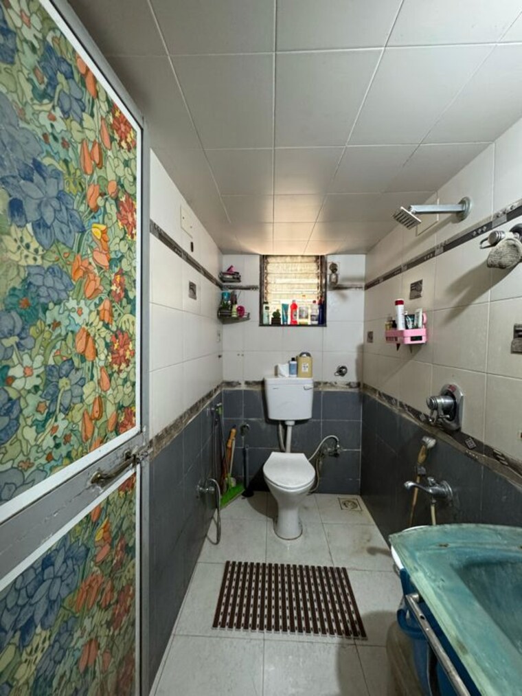 Washroom, yashodham-complex 2 Bedroom 700 Sq.Ft. Apartment In Goregaon East Mumbai 10574087