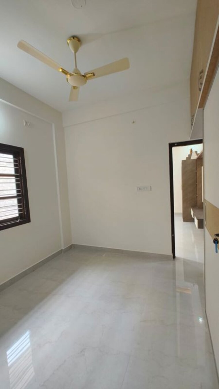 Room, defence colony 2 Bedroom 1000 Sq.Ft. Apartment In Defence Colony Bangalore 10574115