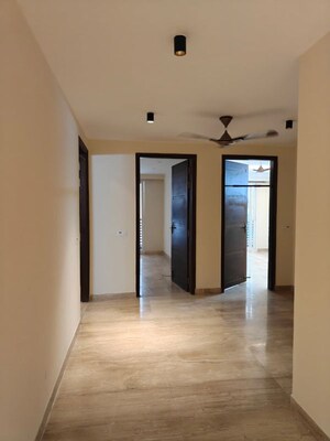 Room in 3 BHK Builder Floor at Sector 55 – for Rent