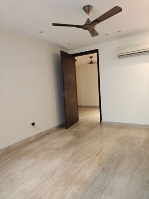 Room in 2 BHK Builder Floor at Sector 57 – for Rent