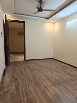 Room in 2 BHK Builder Floor at Sector 57 – for Rent