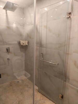 Bathroom in 2 BHK Builder Floor at Sector 52 – for Rent