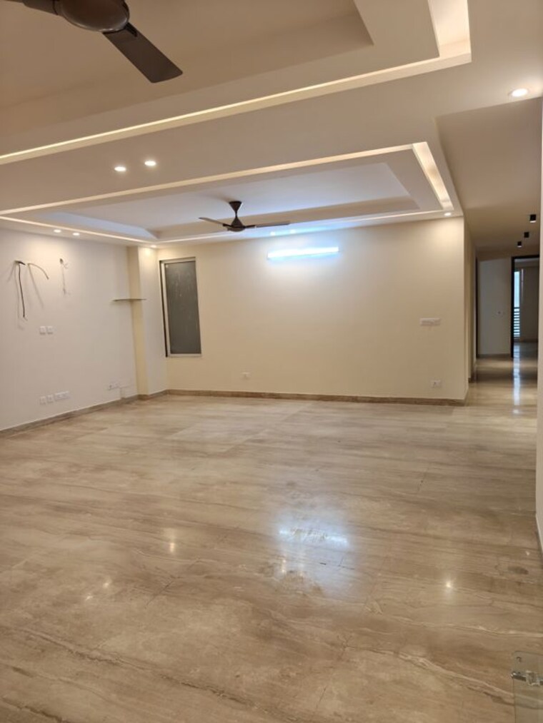 Room, sector 52 3 Bedroom 1500 Sq.Ft. Builder Floor In Sector 52 Gurgaon 10574130