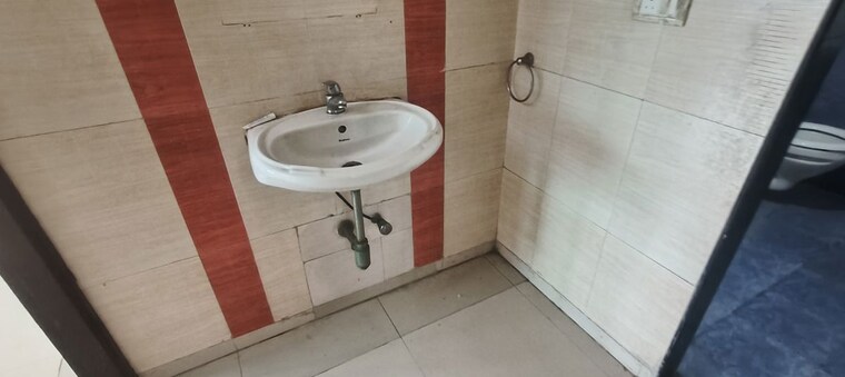 Bathroom, kshitij-chs-sanpada 2 Bedroom 1175 Sq.Ft. Apartment In Sanpada Navi Mumbai 10574149
