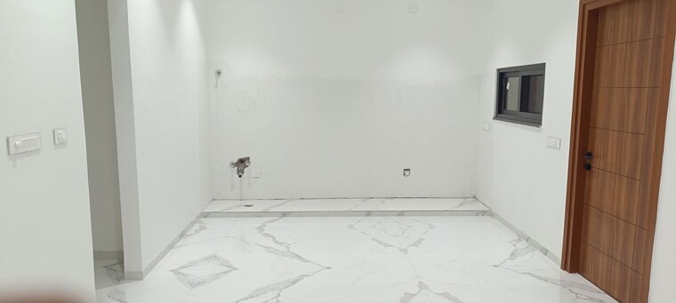 Room, guttala begumpet 3 Bedroom 3000 Sq.Ft. Apartment In Guttala Begumpet Hyderabad 10574158