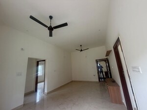 Room in 2 BHK Apartment at Belathur – for Rent