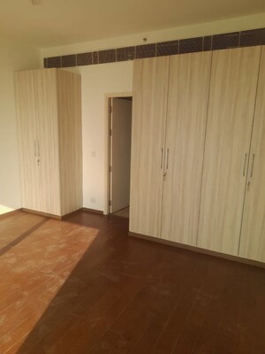 Room in 3.5 BHK Apartment at M3M Merlin, Sector 67 – for Rent